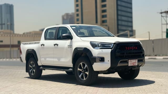 2023 TOYOTA Hilux