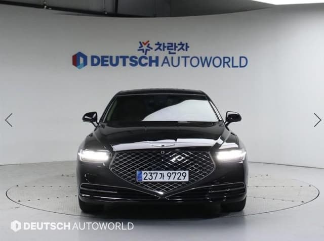 2021 Genesis G90