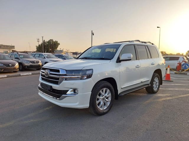 2018 TOYOTA Land Cruiser