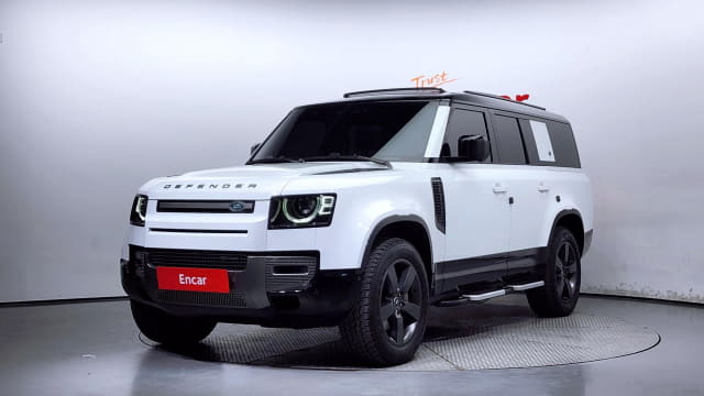 2023 LAND ROVER Defender