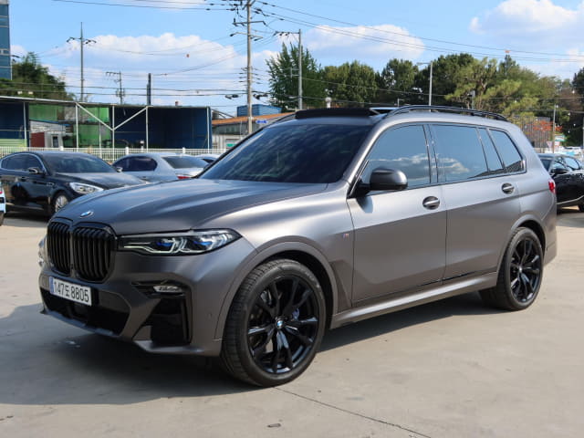 2021 BMW X7