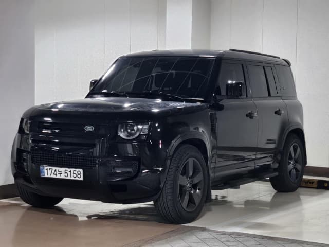 2024 LAND ROVER Defender