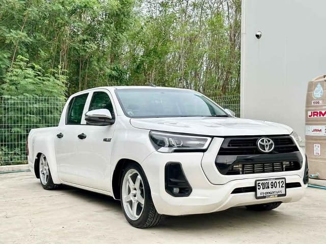 2021 TOYOTA Hilux