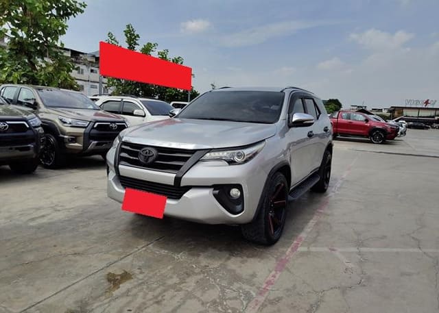 2016 TOYOTA Fortuner