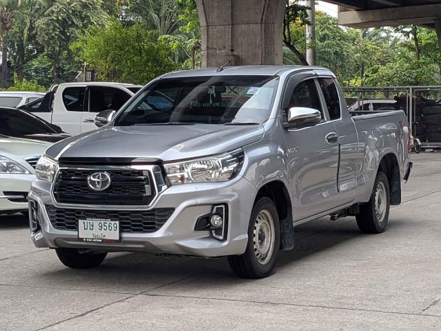 2020 TOYOTA Hilux