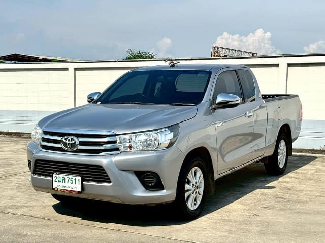 2017 TOYOTA Hilux