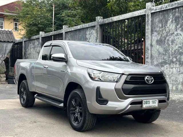2020 TOYOTA Hilux