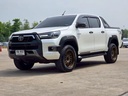 2020 TOYOTA Hilux, 