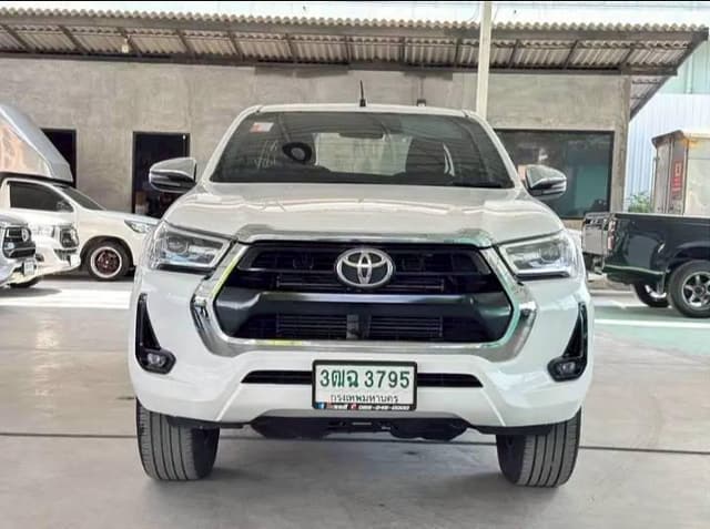 2021 TOYOTA Hilux