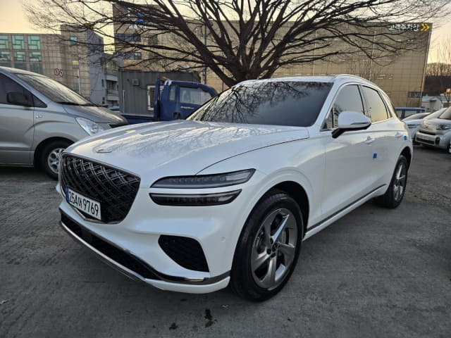 2025 Genesis GV70