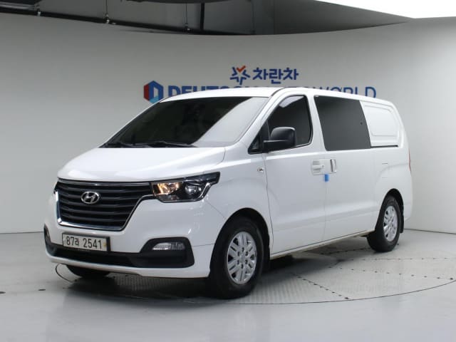 2021 HYUNDAI Grand Starex