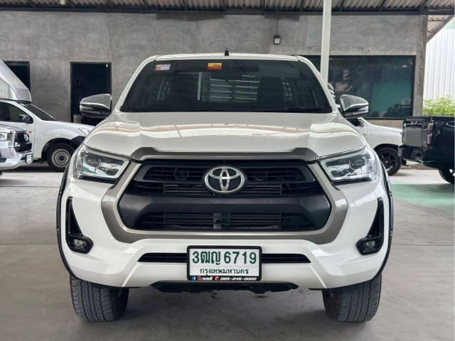 2021 TOYOTA Hilux