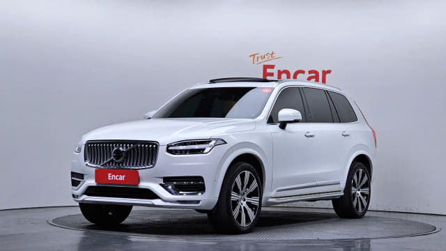 2023 VOLVO XC90