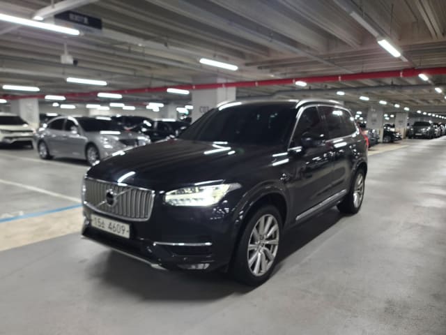 2018 VOLVO XC90