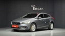 2018 VOLVO V40