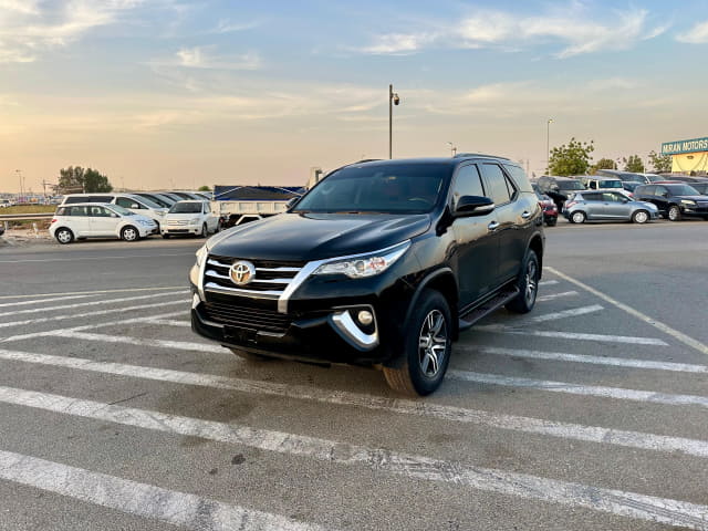 2017 TOYOTA Fortuner