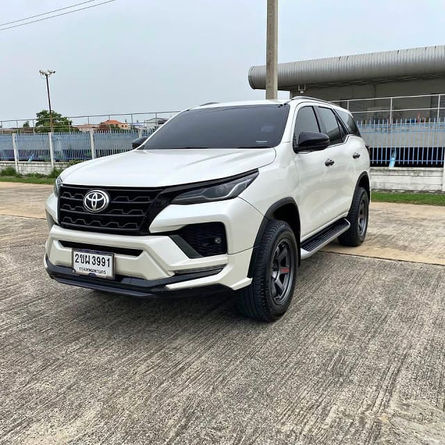 2022 TOYOTA Fortuner