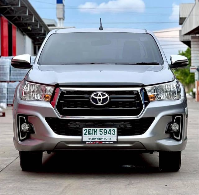 2019 TOYOTA Hilux