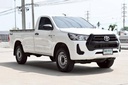 2024 TOYOTA Hilux