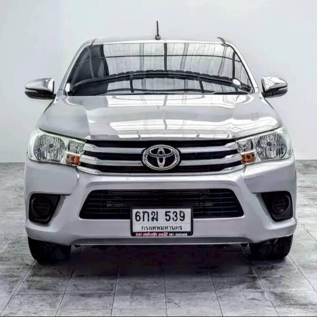 2017 TOYOTA Hilux, 