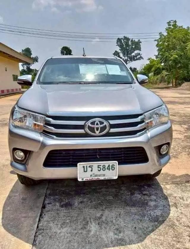 2017 TOYOTA Hilux