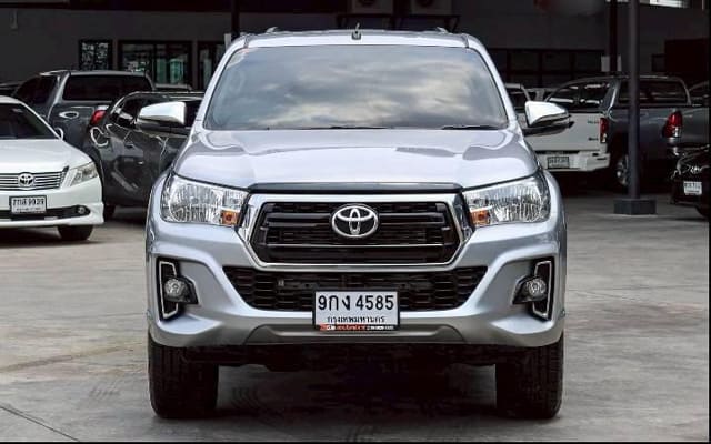 2019 TOYOTA Hilux