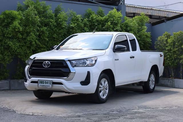 2022 TOYOTA Hilux