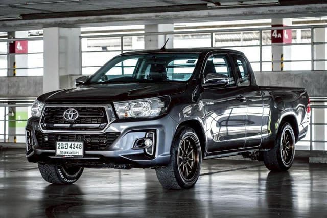2020 TOYOTA Hilux, 