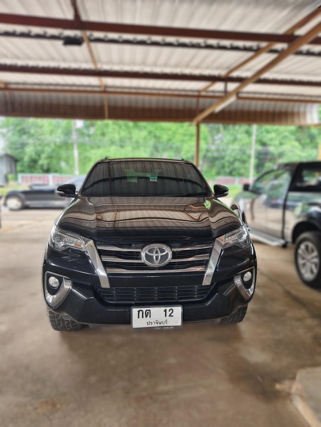 2017 TOYOTA Fortuner