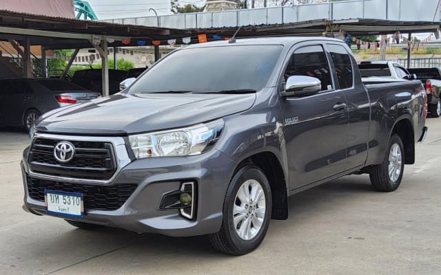 2020 TOYOTA Hilux