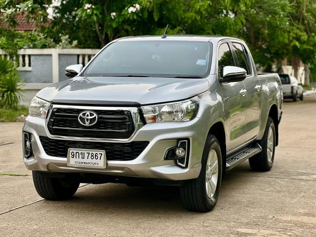 2019 TOYOTA Hilux