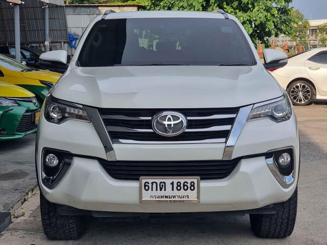 2017 TOYOTA Fortuner