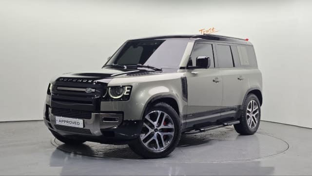 2024 LAND ROVER Defender
