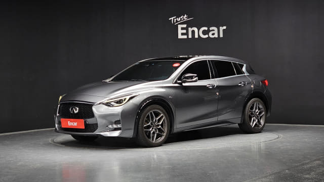 2017 Infiniti Q30
