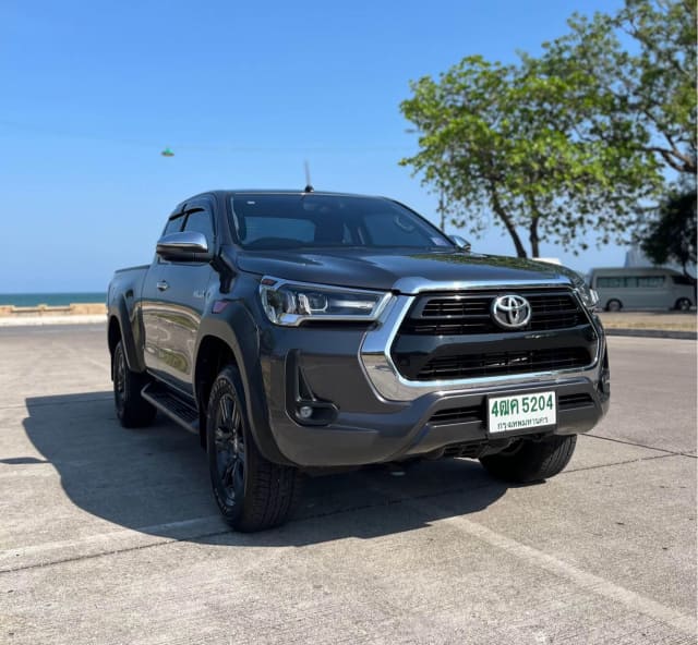 2024 TOYOTA Hilux
