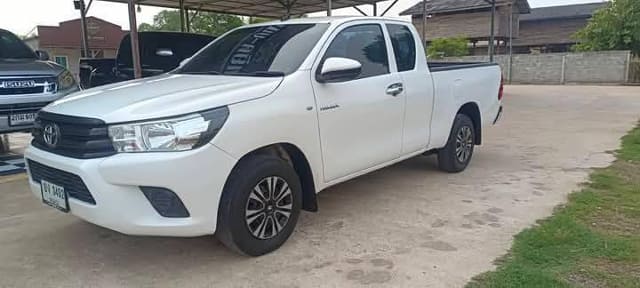2017 TOYOTA Hilux