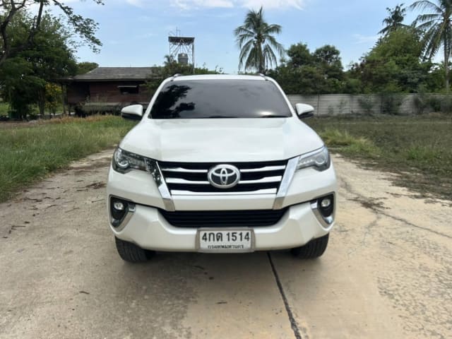 2019 TOYOTA Fortuner