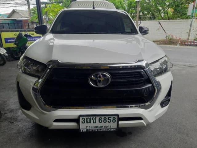 2021 TOYOTA Hilux