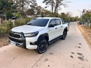 2023 TOYOTA Hilux