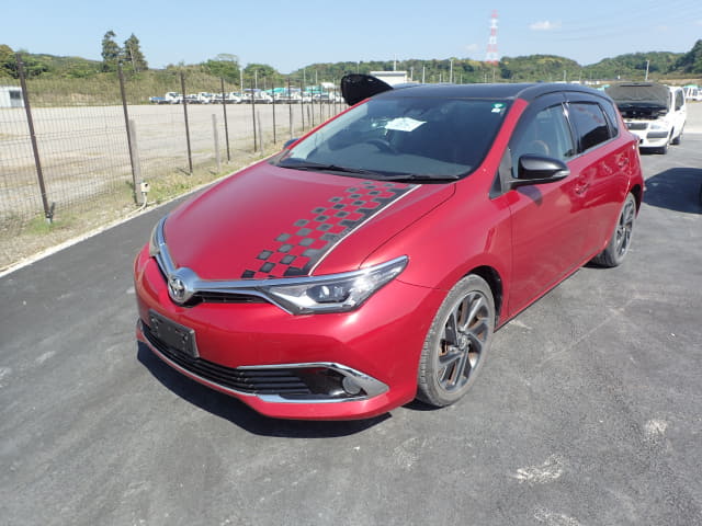 2016 TOYOTA Auris