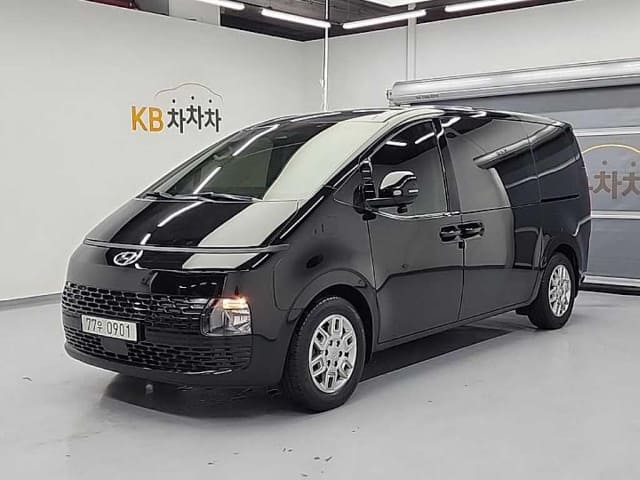 2023 HYUNDAI Staria