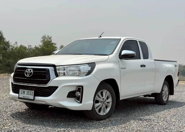 2019 TOYOTA Hilux