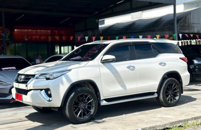 2025 TOYOTA Fortuner