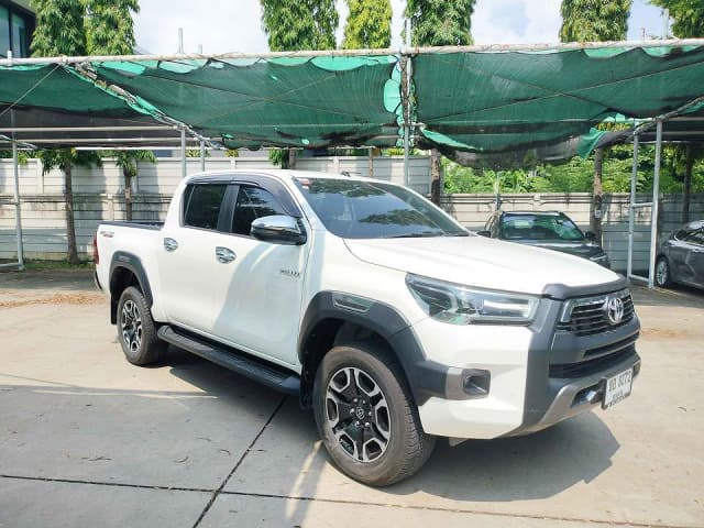 2022 TOYOTA Hilux