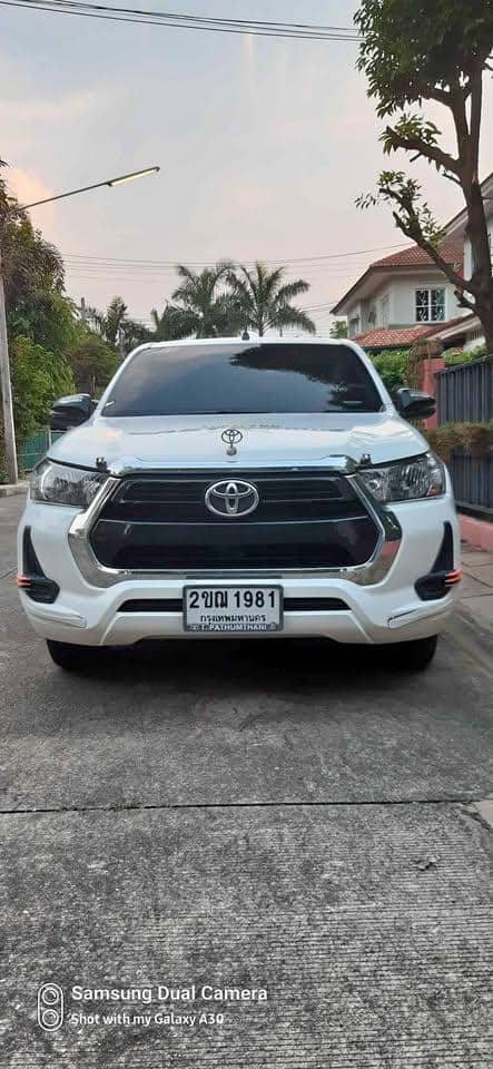 2021 TOYOTA Hilux