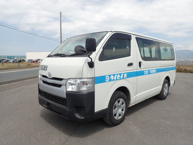 2018 TOYOTA Regiusace Van
