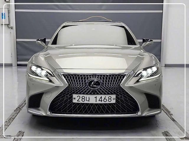 2018 LEXUS LS