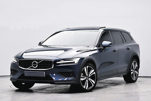 2020 VOLVO V60, 