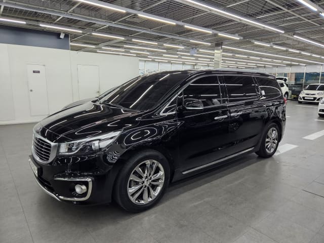 2017 KIA Carnival