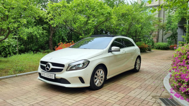 2017 MERCEDES-BENZ A-Class